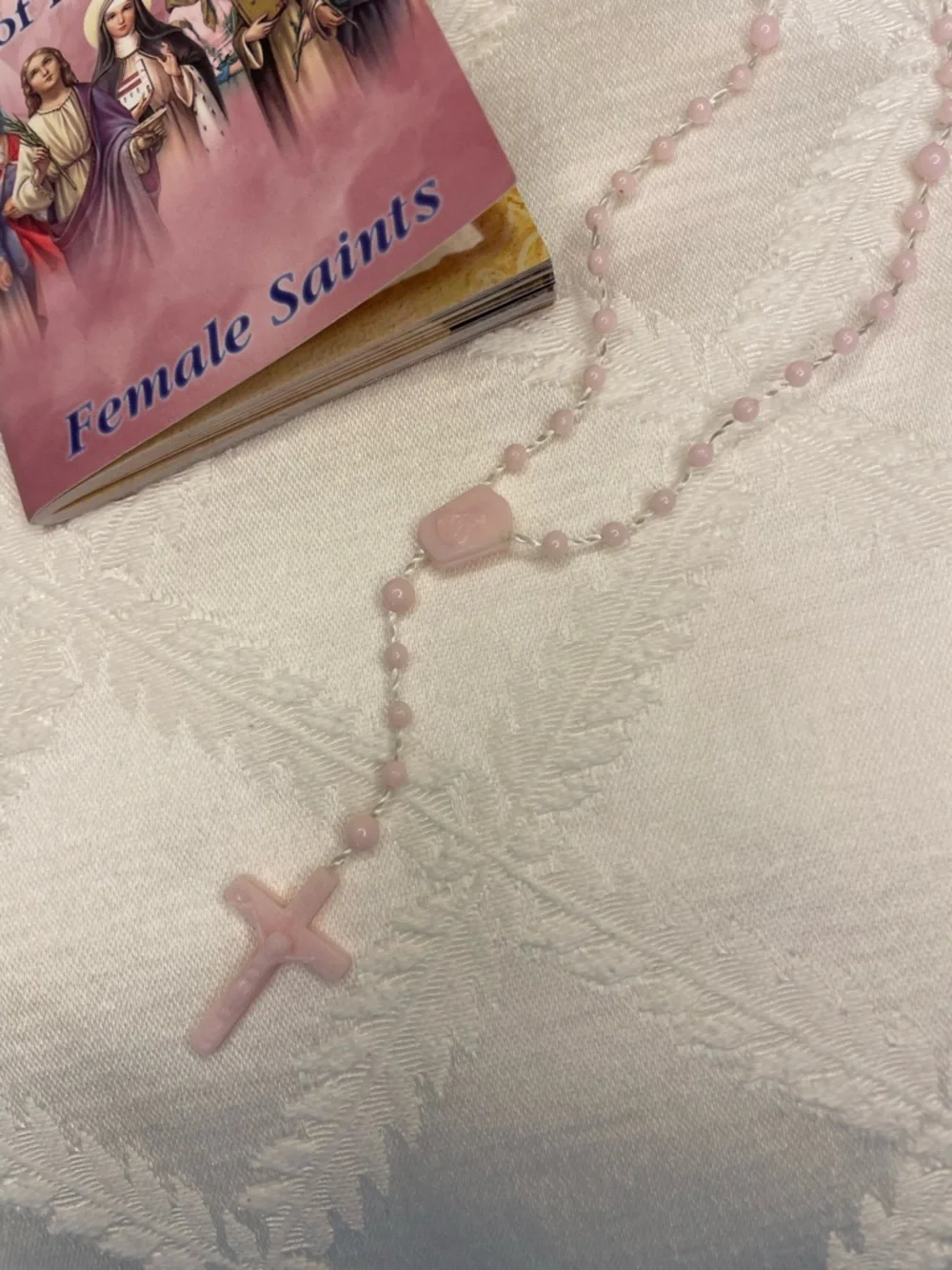 My Little Book of Prayers Catholic Female Saints and Pink Plastic Rosary - Picture 2 of 5
